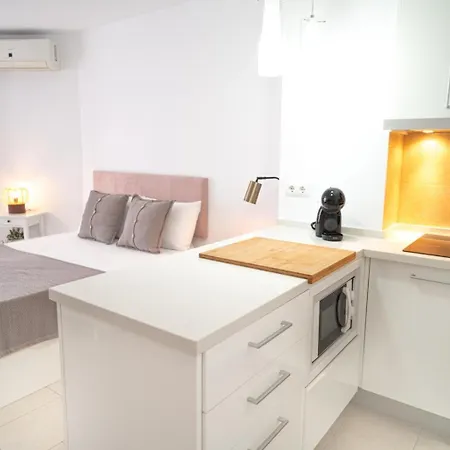 Sun By 10tosea Apartment